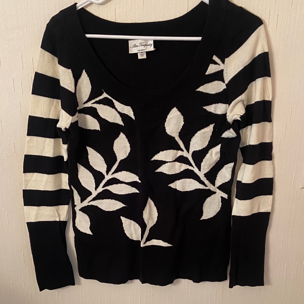 Ann Taylor Black and White Leaf Pattern Sweater